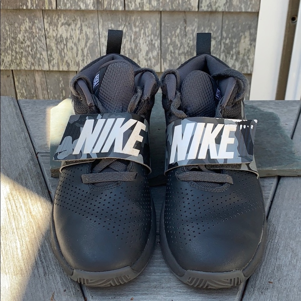 Boys Nike Basketball Shoes